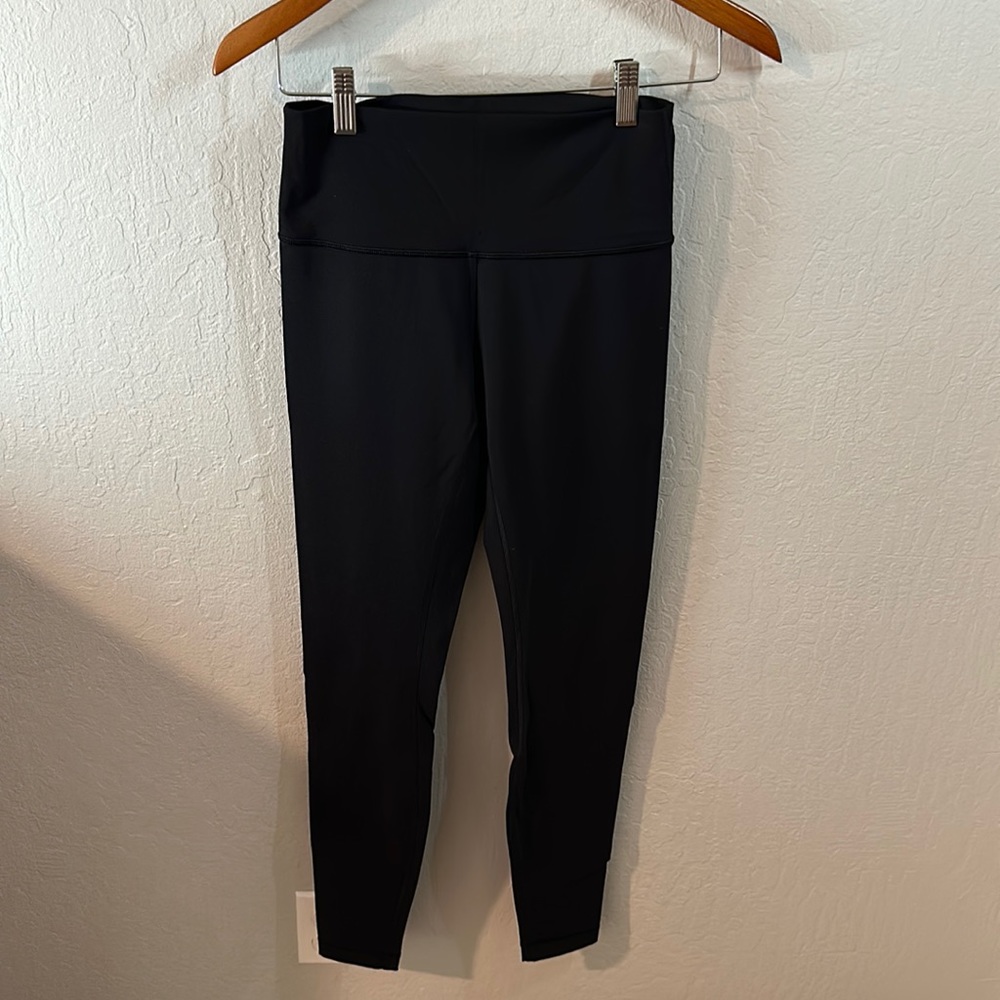 (2 pair) Almost brand new lululemon black wunder under 28” leggings, size 6